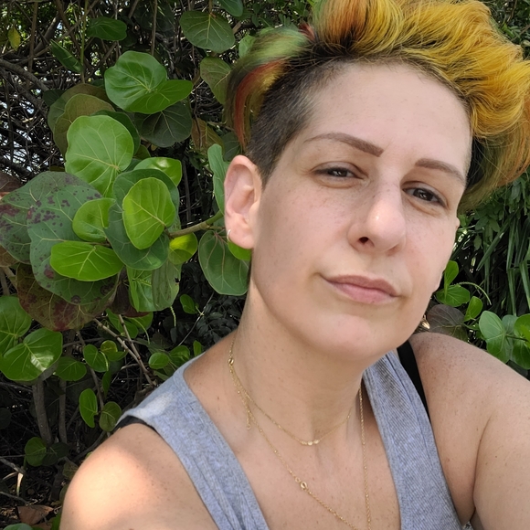 Amy's Closet - Picture 6 of 6